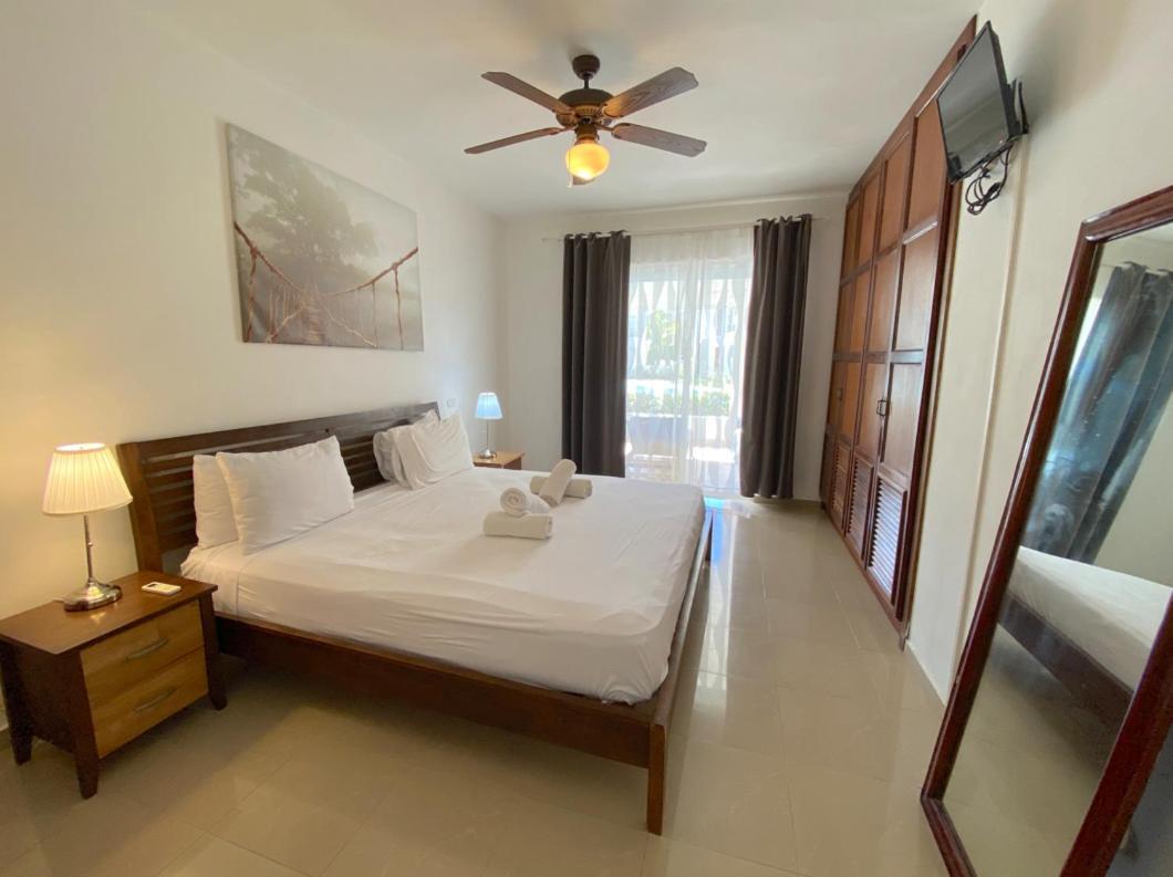 بونتا كانا Blue Ocean Beachfront Villas & Apartments - Wifi, Pool, Bbq, Playa Los Corales المظهر الخارجي الصورة