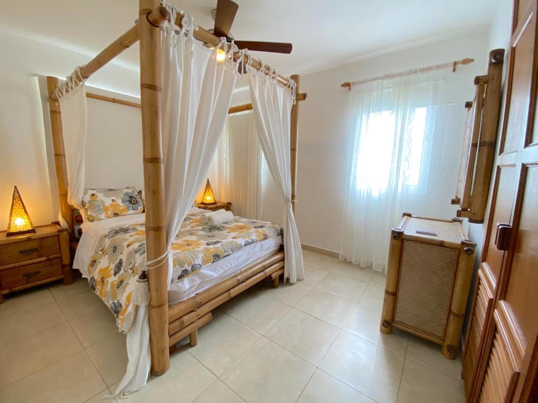 بونتا كانا Blue Ocean Beachfront Villas & Apartments - Wifi, Pool, Bbq, Playa Los Corales المظهر الخارجي الصورة