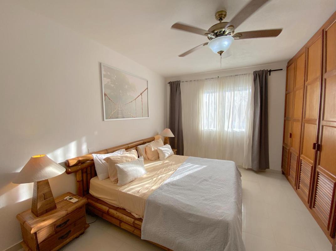 بونتا كانا Blue Ocean Beachfront Villas & Apartments - Wifi, Pool, Bbq, Playa Los Corales المظهر الخارجي الصورة